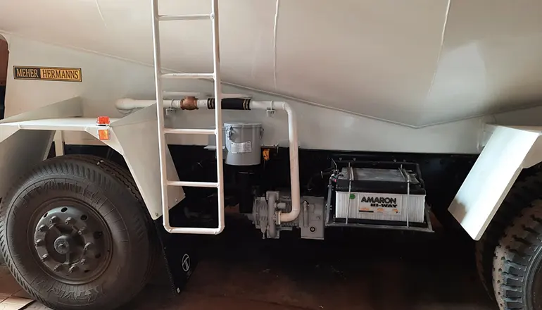 Hori Compressor on TATA 3118 Bulker